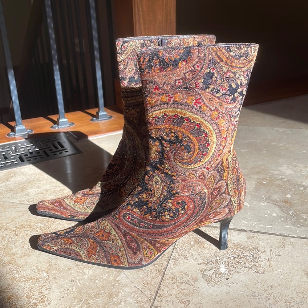 Velvet kitten heel boots